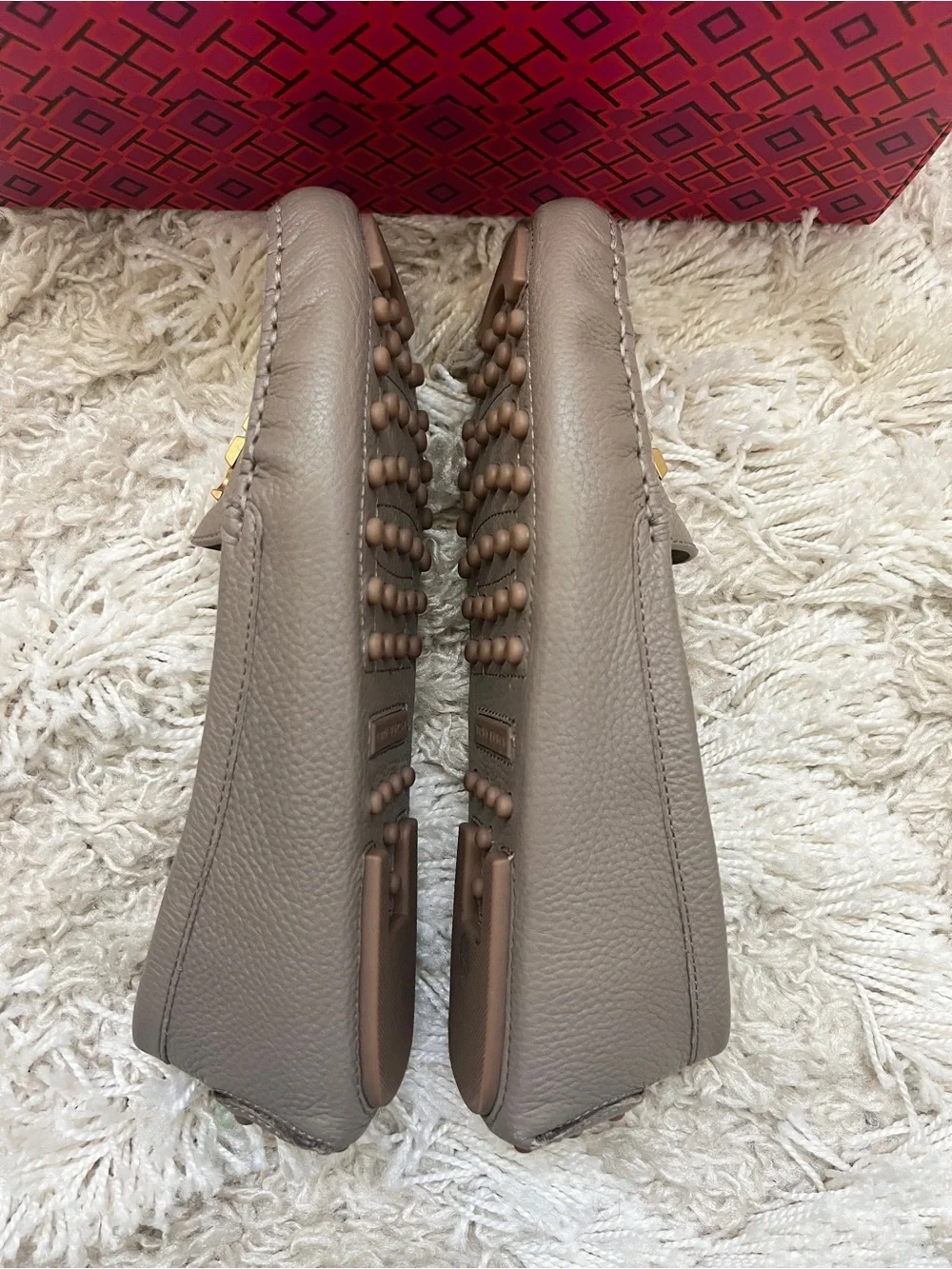 Like New— Tory Burch French Gray Leather Loafers with Gold Logo Accent Size 8